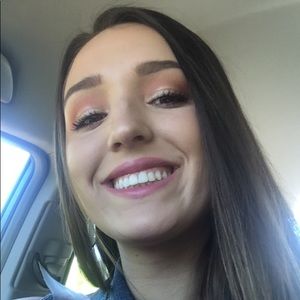 Meet your Posher, Macey